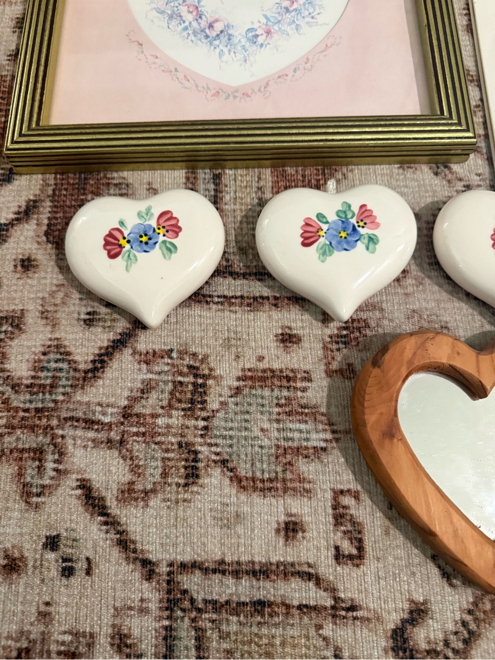 Vintage Pink and White Heart Wall Art Set - Picture 5 of 8